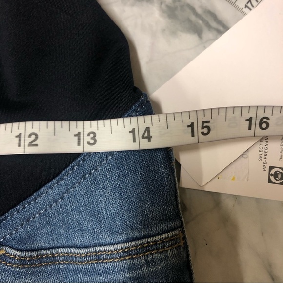 Isabel Maternity Super Stretch Denim Jean Shorts Crossover Panel Size 00 NWT - Picture 5 of 5